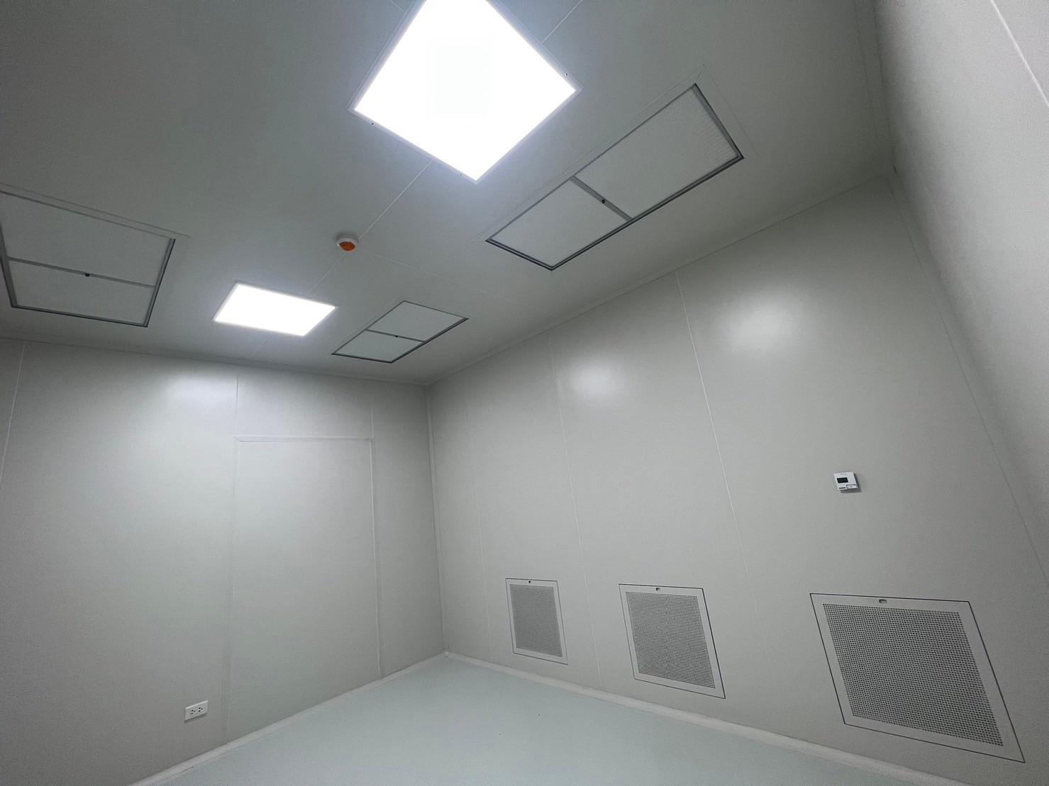 public/img/reference/Cleanroom Panel/18.jpg